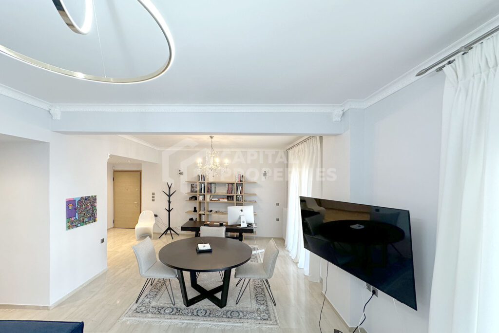 GLYFADA Center, Renovated Apartment 92 sq.m., 2nd Floor